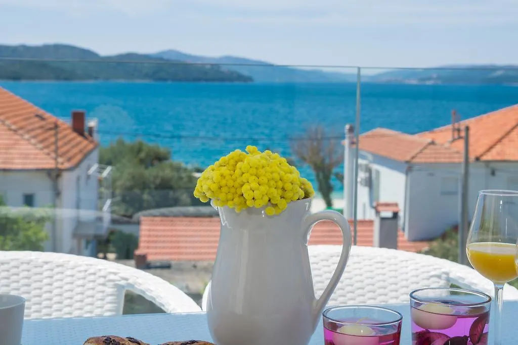 Apartments Soho Trogir 0*,