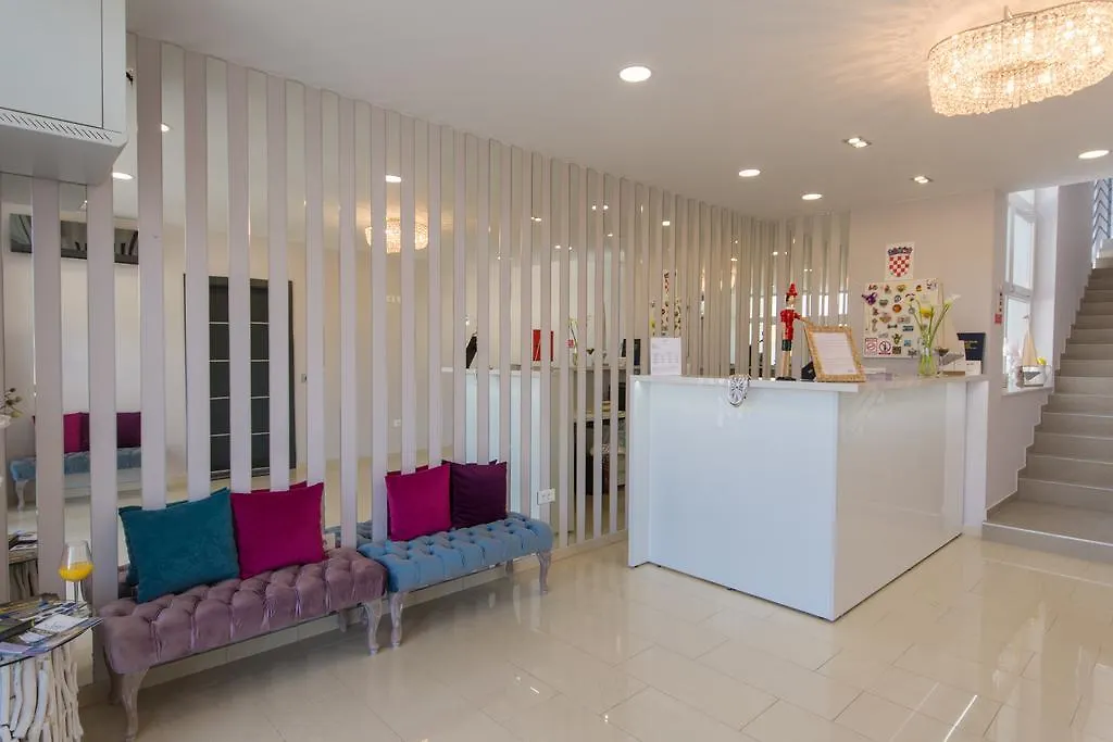 Apartments Soho Trogir Kroatien